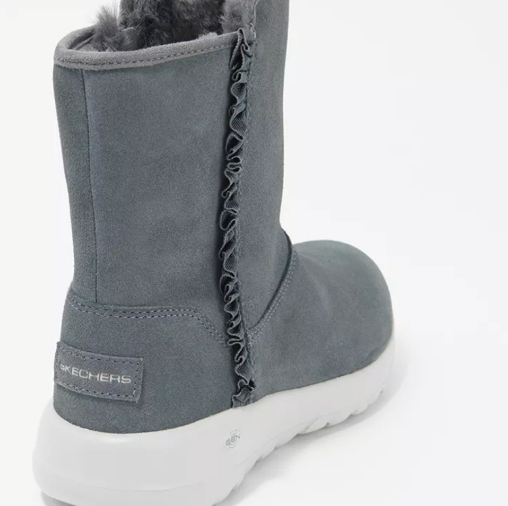 Skecher Women's Gray On The Go Ruffle Goat Mat Suede Faux Fur Boots Shoes Sz 9.5